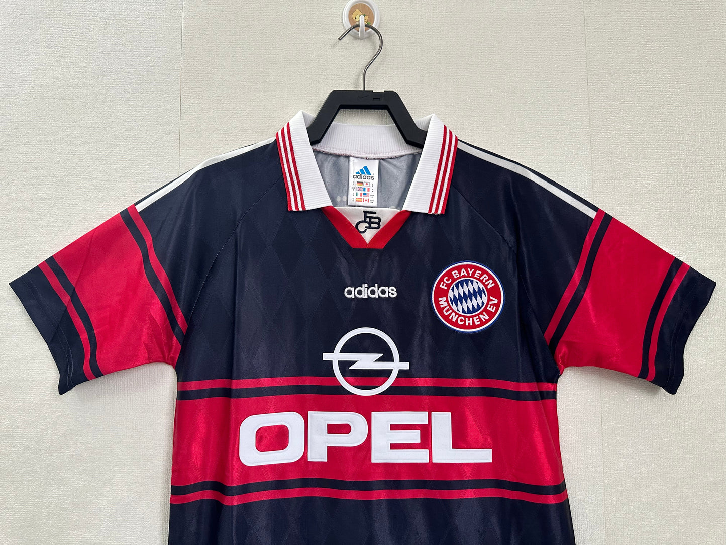 Retro: 97-99 Bayern home court