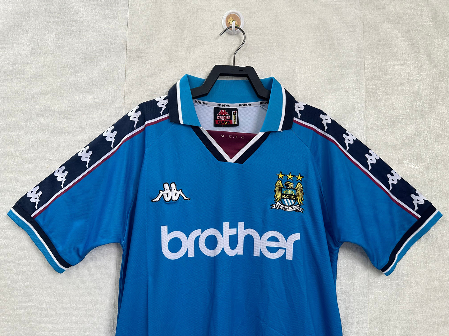 Retro: 97-98 Manchester City home court