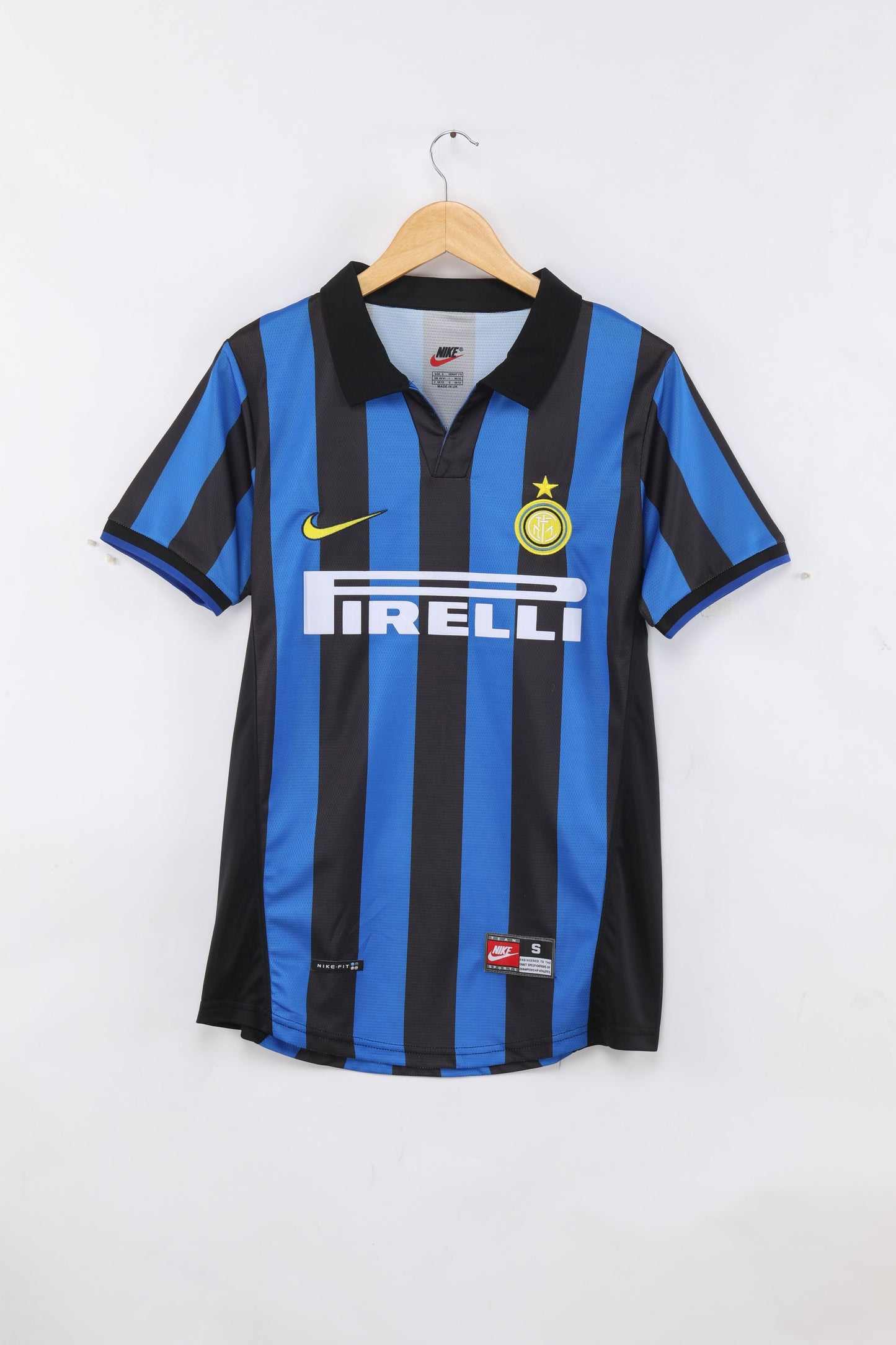 Inter Milan home court in the 1998/99 season