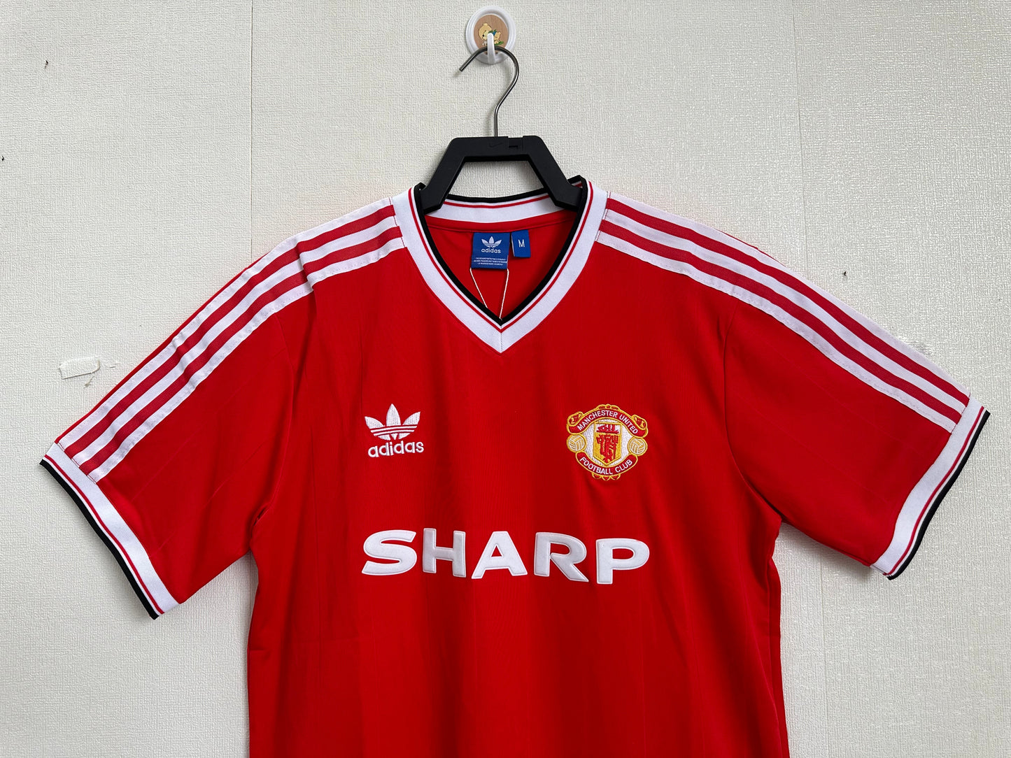 Retro: 82-83 Manchester United home court