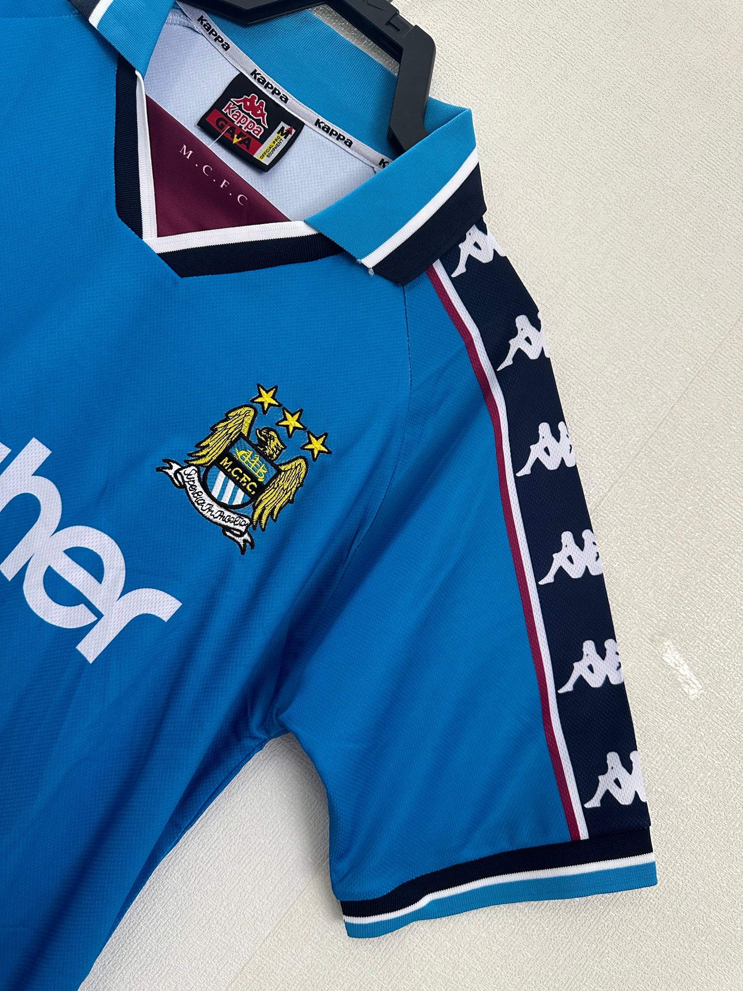 Retro: 97-98 Manchester City home court