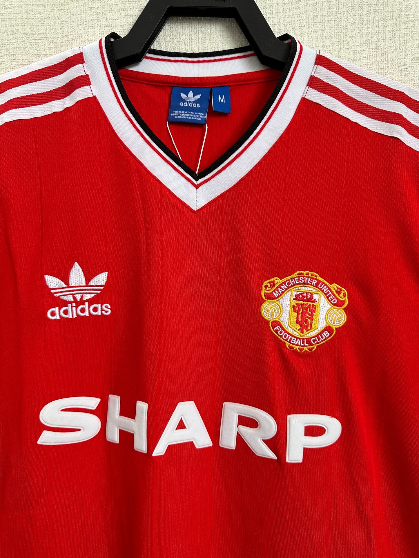 Retro: 82-83 Manchester United home court