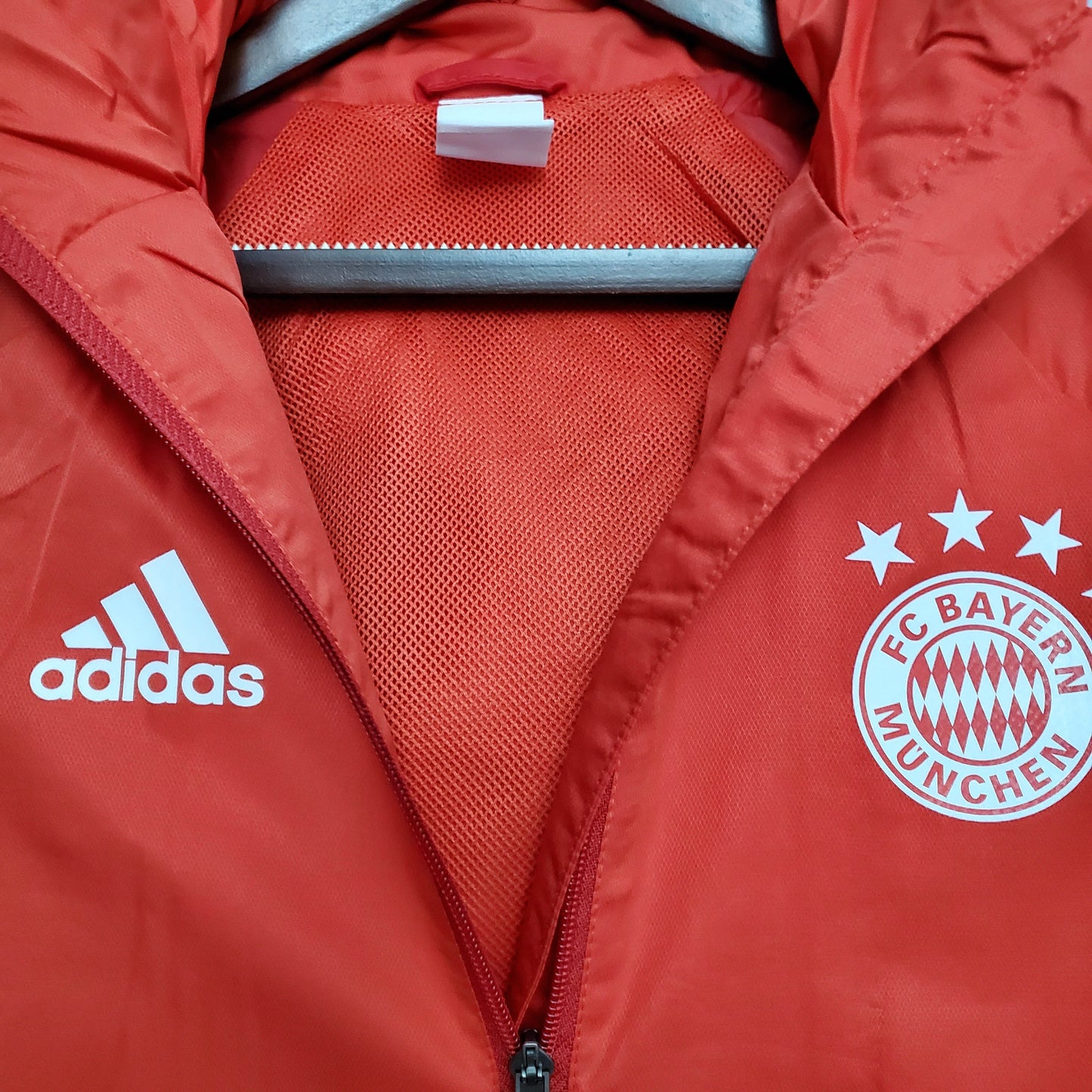 2021 Windbreaker Football Jersey Bayern Munich Red 1:1 Thai Quality