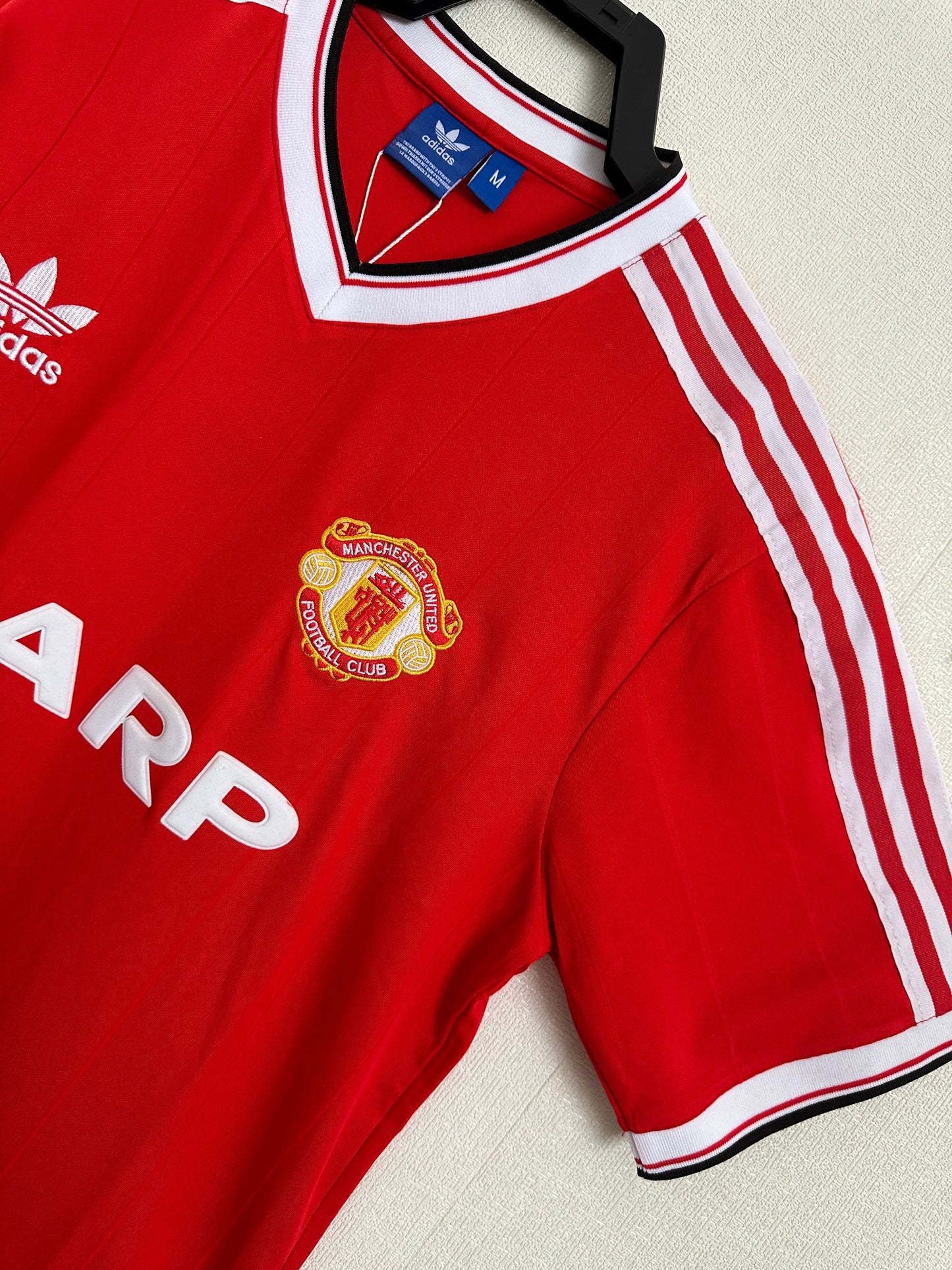 Retro: 82-83 Manchester United home court