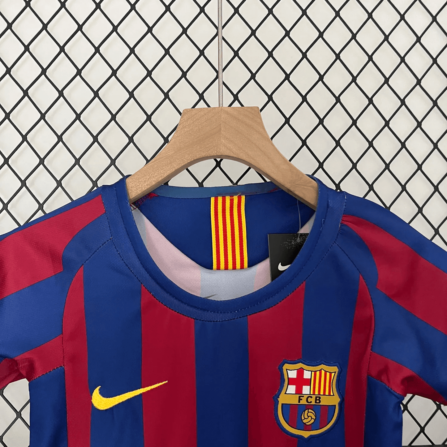 2005/2006 Retro Kids Size Barcelona Home Football Shirt  1:1 Thai Quality