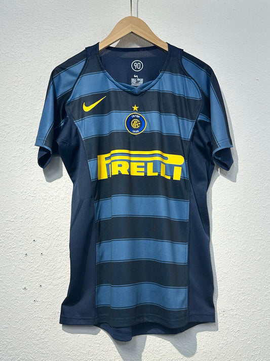 Retro: 04-05 Inter Milan home court