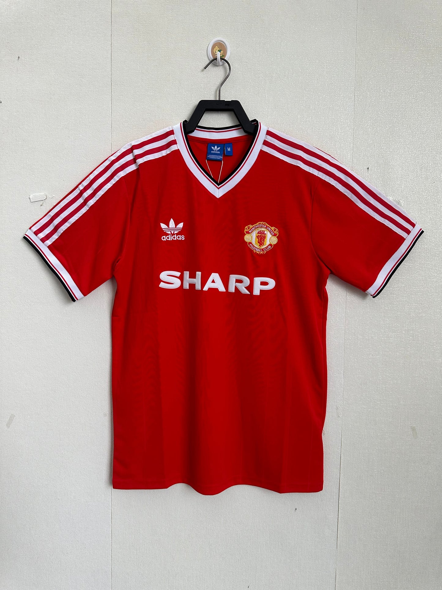 Retro: 82-83 Manchester United home court