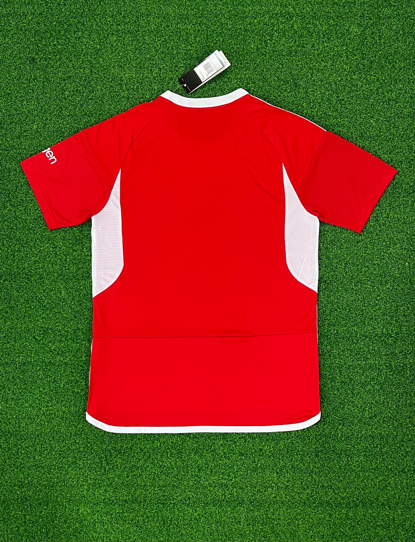 2425  Nottingham Forest  Home  jersey Embroidered Fan Edition