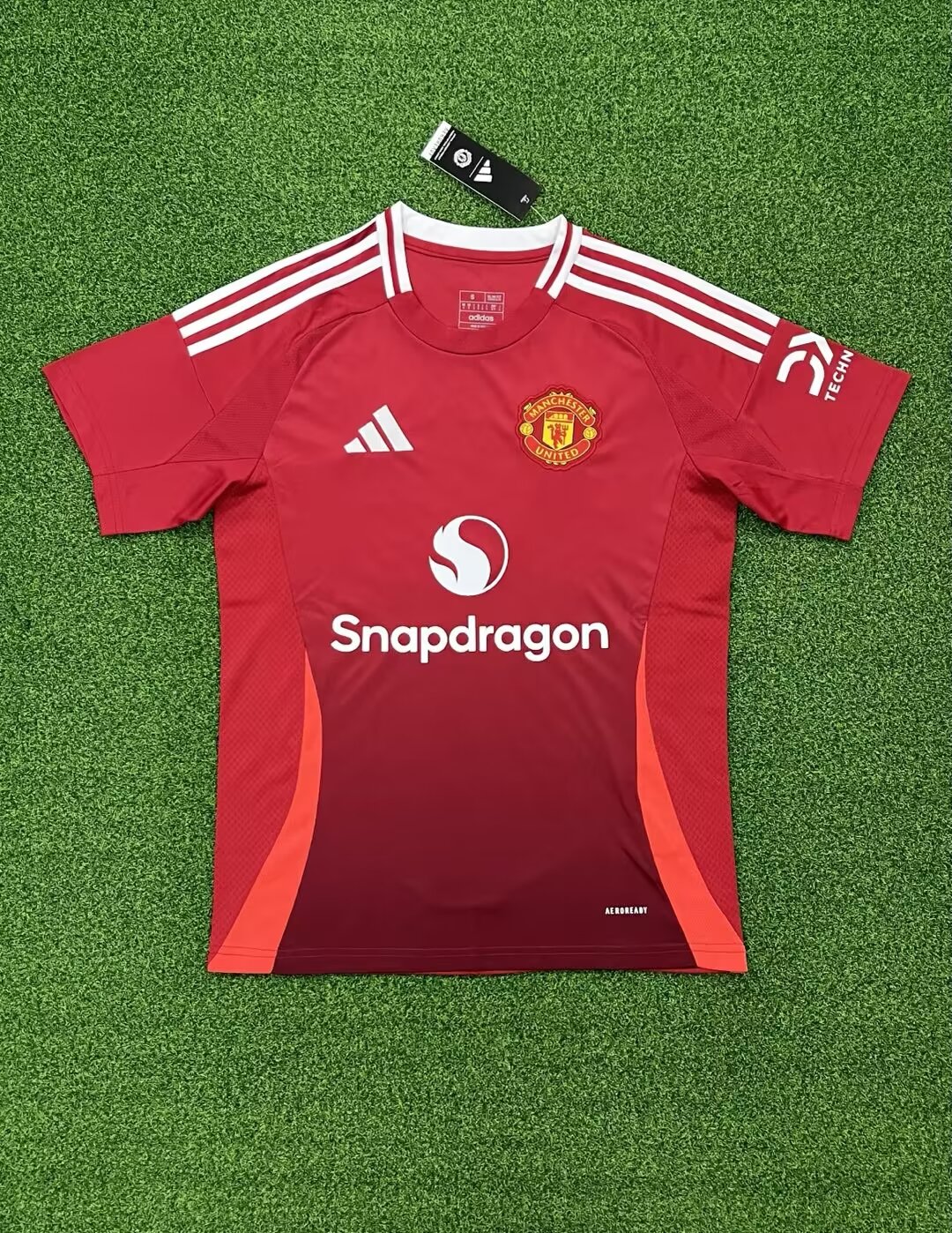 24-25 Manchester United home soccer jersey