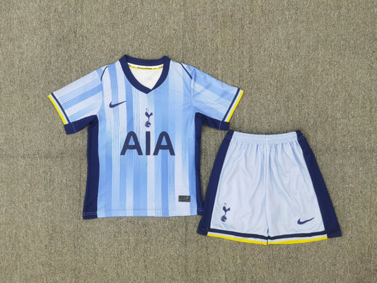 Kid's soccer jersey Tottenham pitch