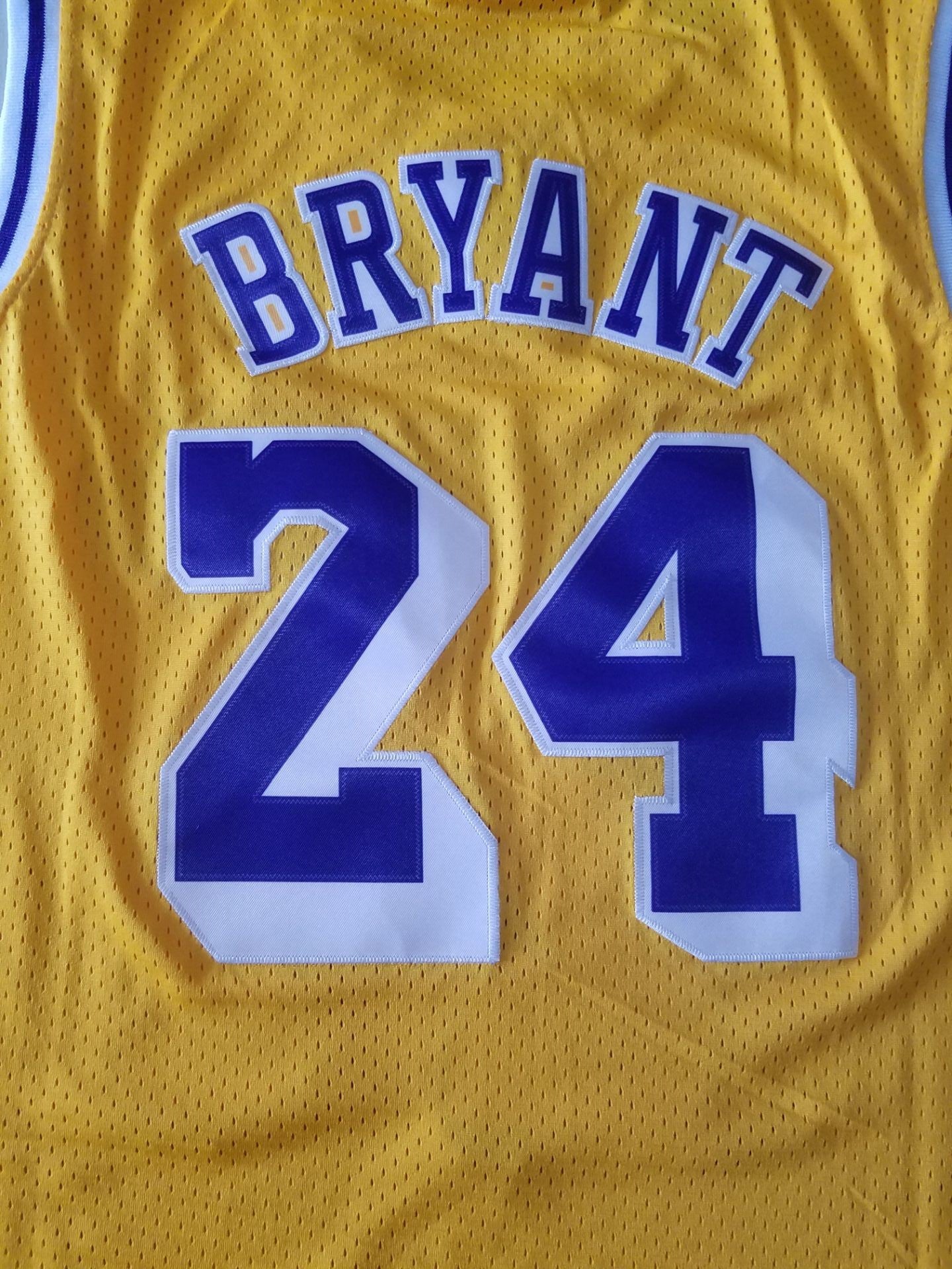 Kobe Bryant Los Angeles Lakers #24 NBA-Trikot – Retro-Gelb